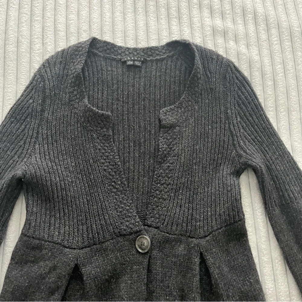 Theory Grey Long Sweater - Picture 2 of 9